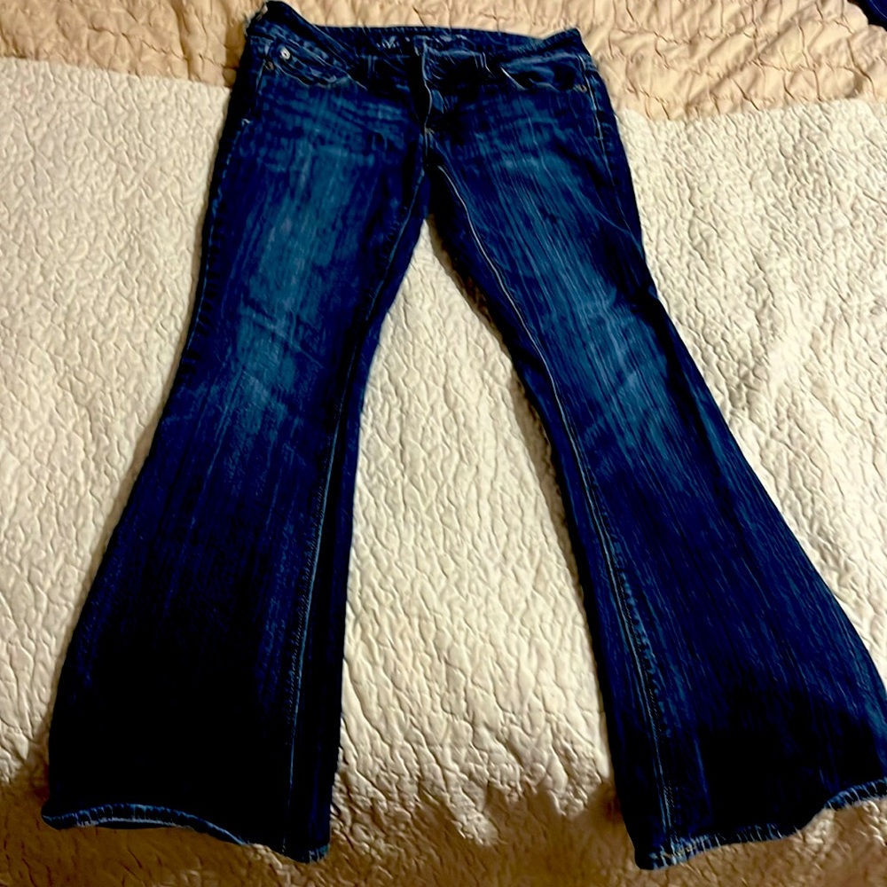 American Eagle artist flare jeans size4 short